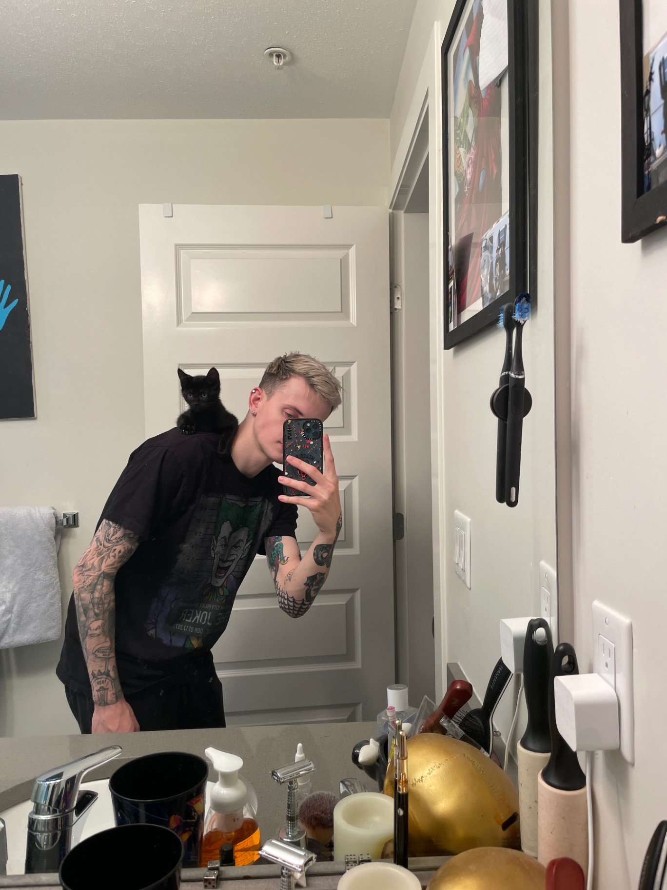 Salem photo 26